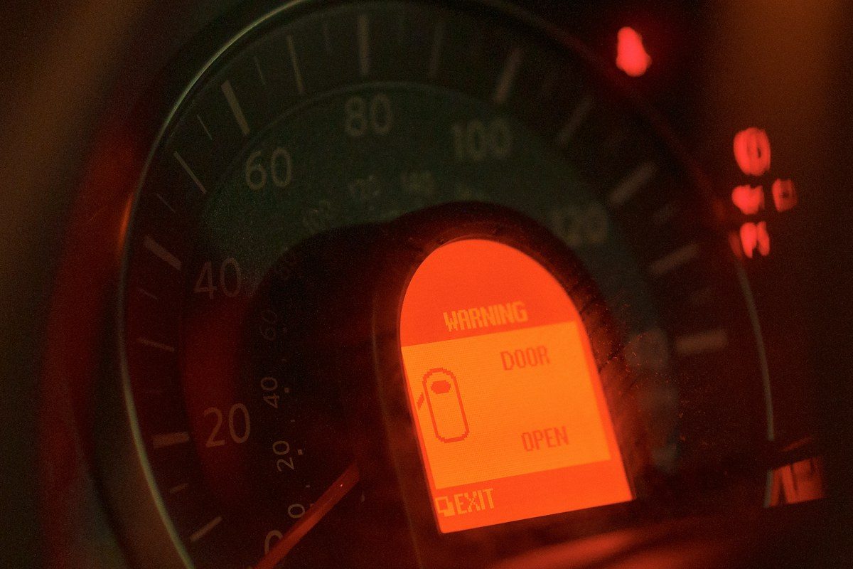 Kontrollleuchten im Kombiinstrument eines Fahrzeugs